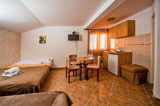 Апартаменты Apartments Marković Котор Семейный номер-студио-5